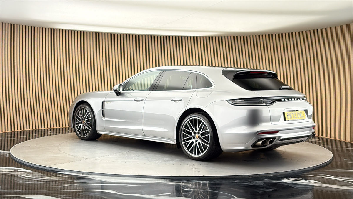 More views of Porsche Panamera