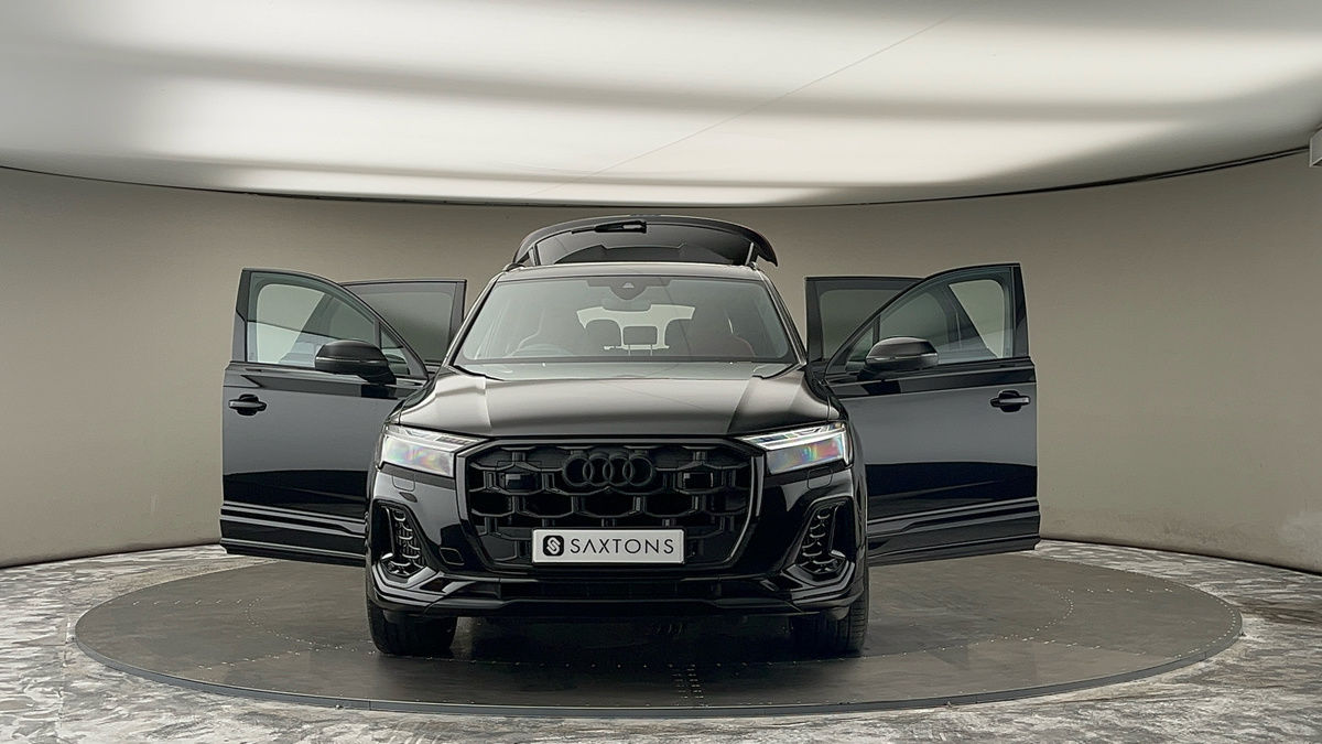 More views of Audi SQ7