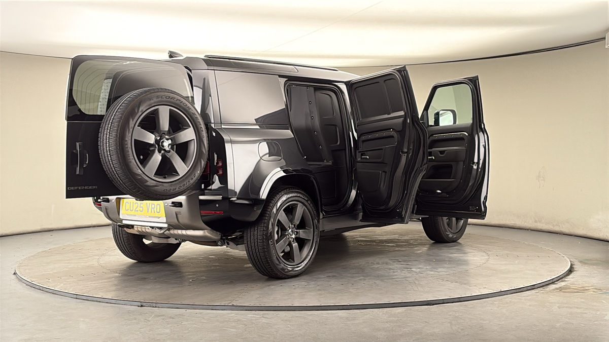 More views of Land Rover Defender 110