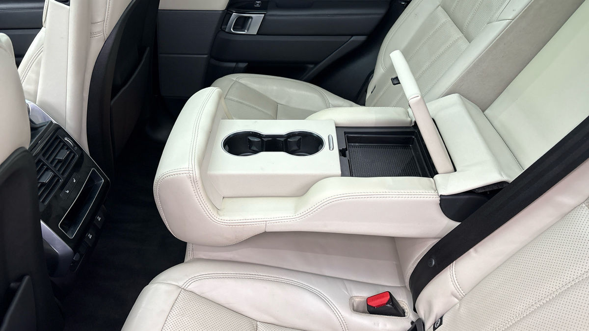 Land Rover Range Rover Sport Image 9