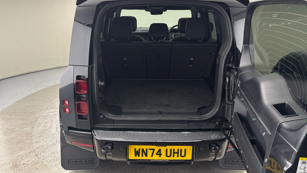 Land Rover Defender 110 Urban Image 11