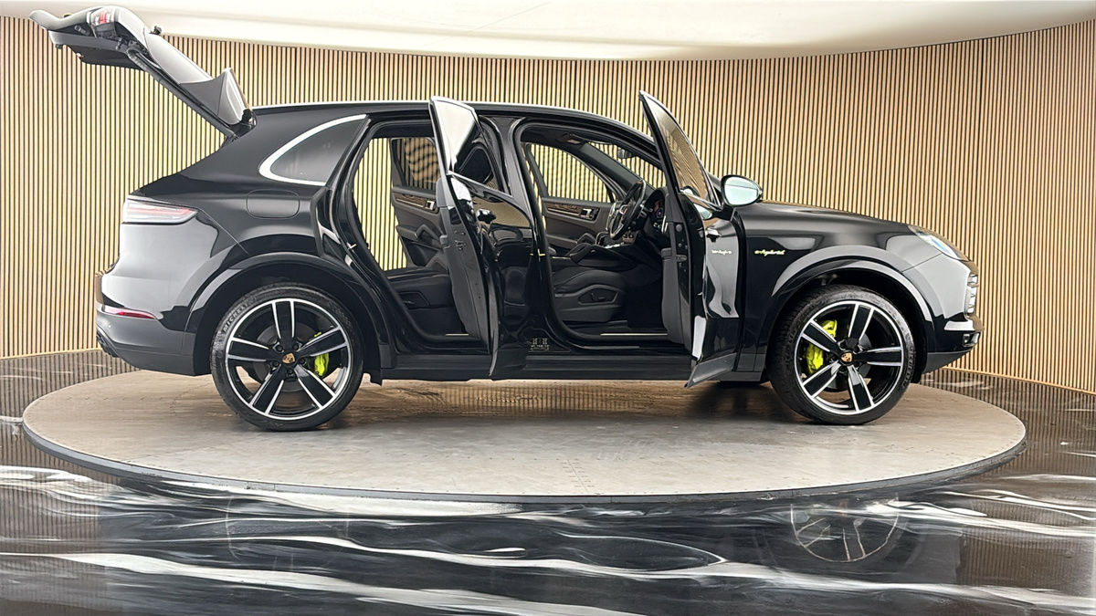 More views of Porsche Cayenne