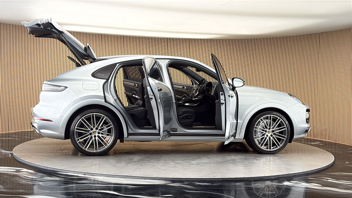 More views of Porsche Cayenne