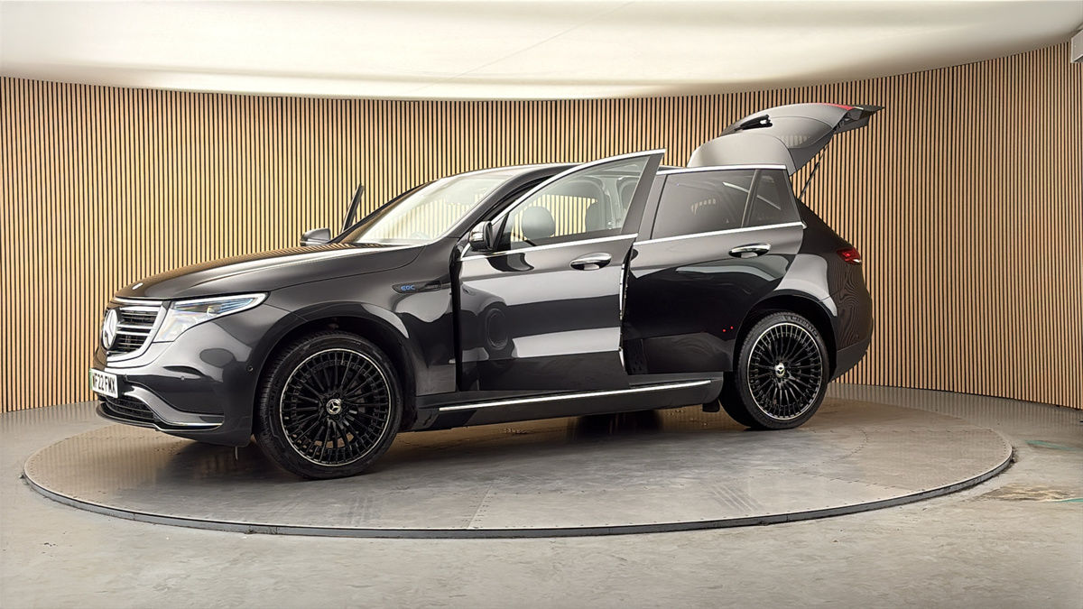 More views of Mercedes-Benz EQC