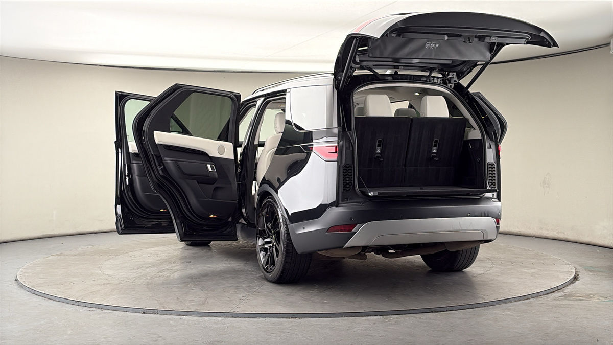 More views of Land Rover Discovery