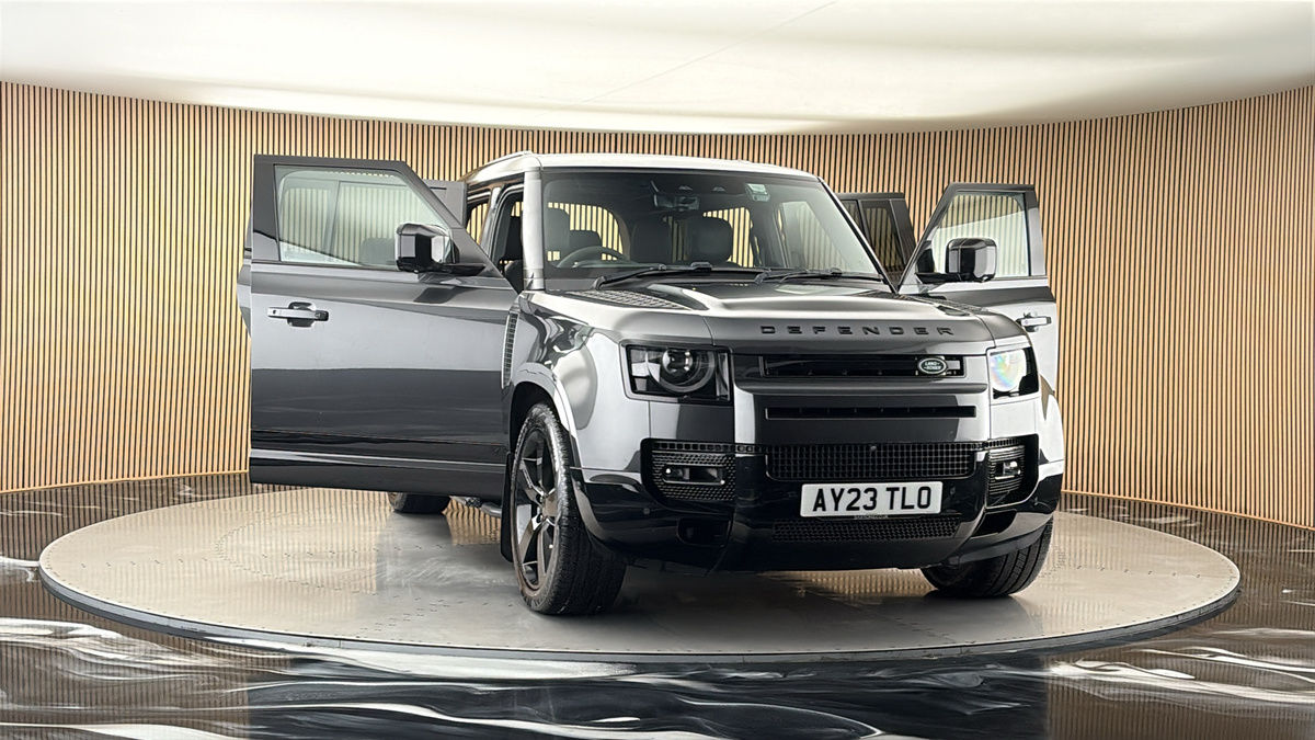 More views of Land Rover Defender 110
