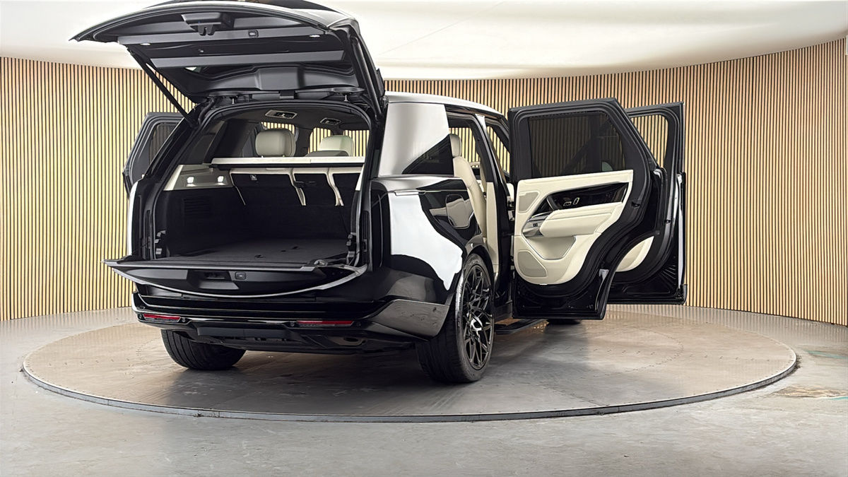 More views of Land Rover Range Rover