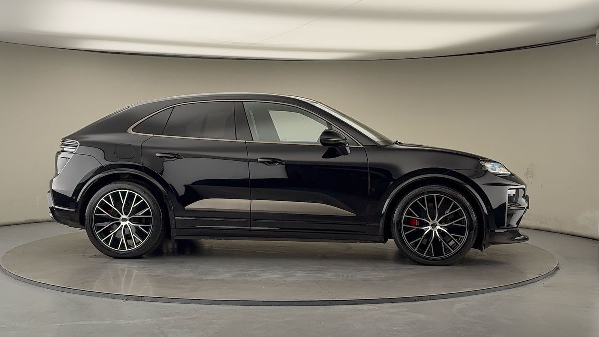 More views of Porsche Macan