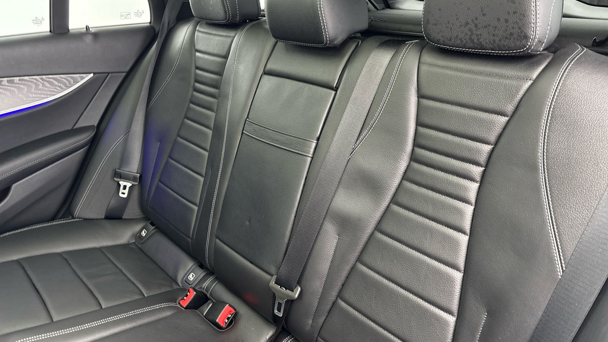 Mercedes-Benz E Class Image 8