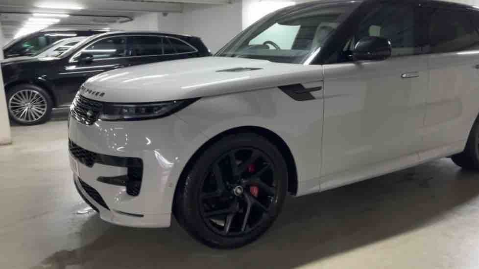 More views of Land Rover Range Rover Sport