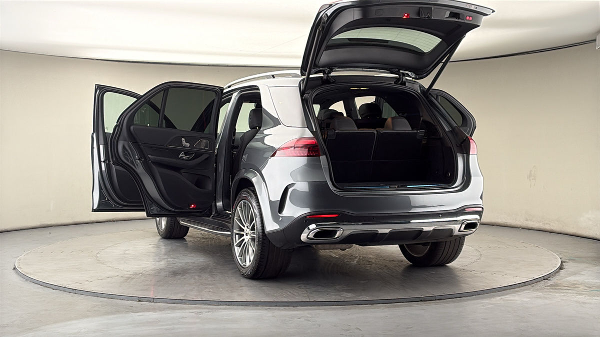 More views of Mercedes-Benz GLE