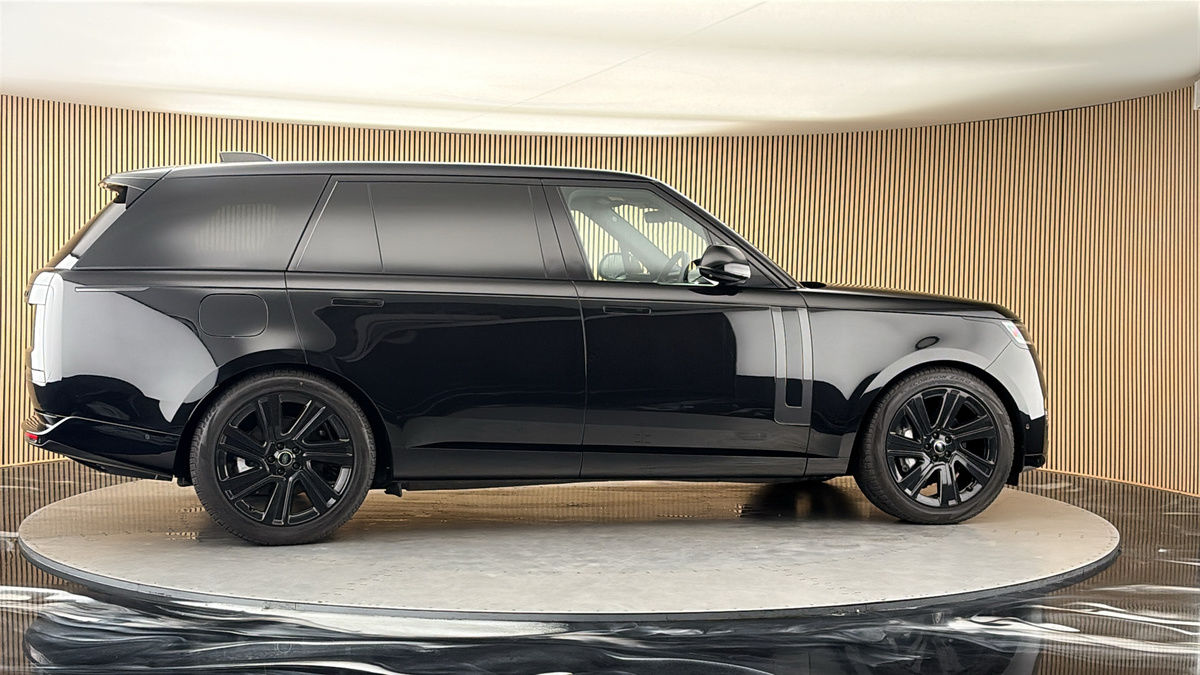 More views of Land Rover Range Rover