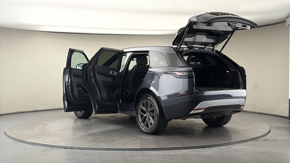 Land Rover Range Rover Velar Image 23