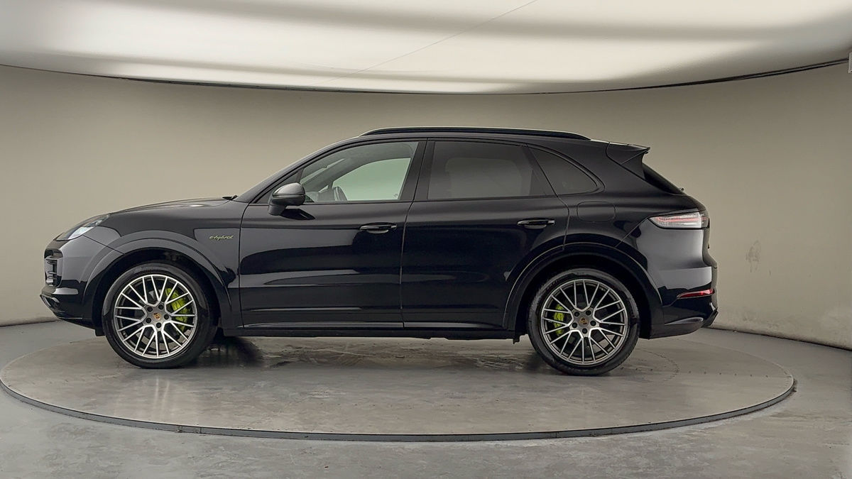 Porsche Cayenne Image 15