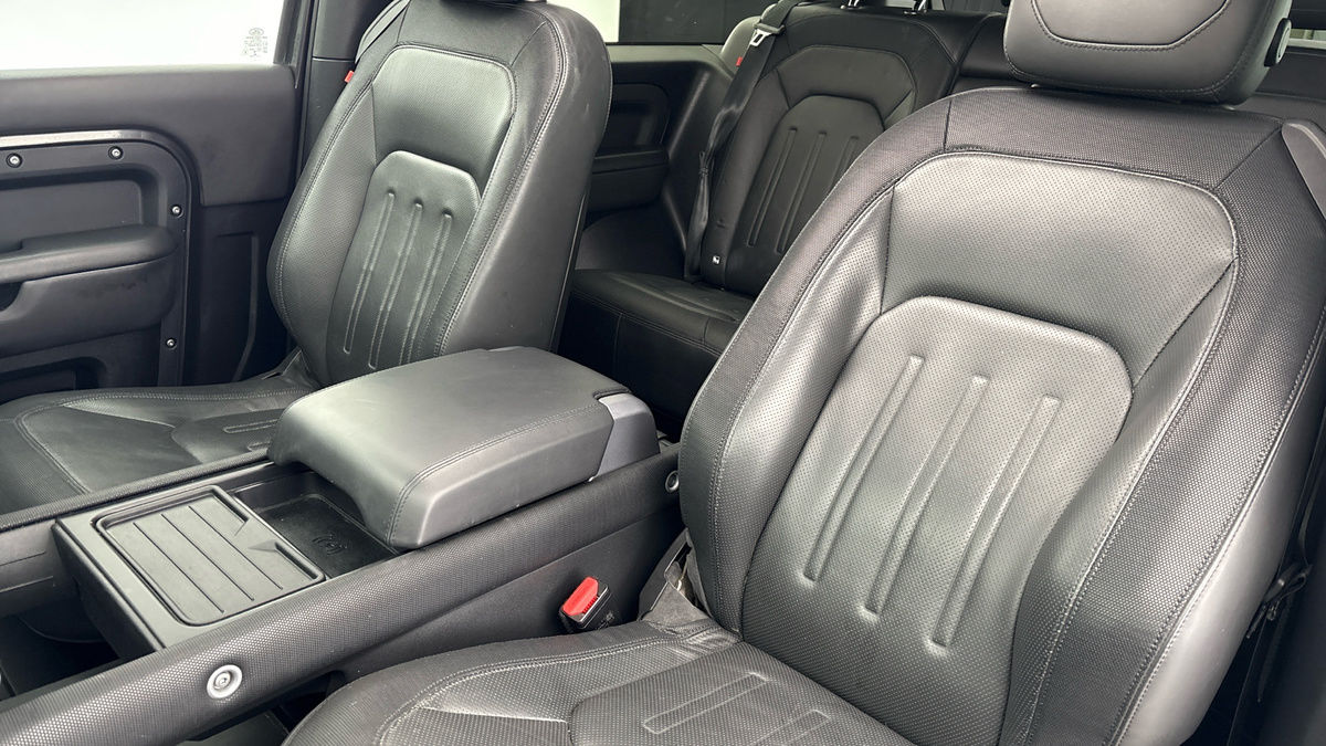 Land Rover Defender 90 Image 7