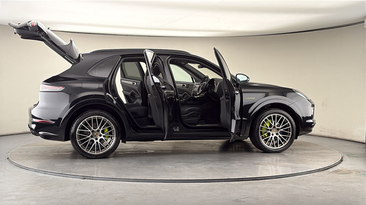 More views of Porsche Cayenne