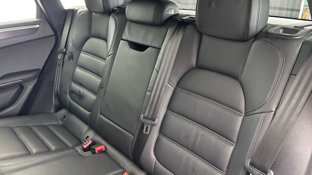 Porsche Macan Image 8