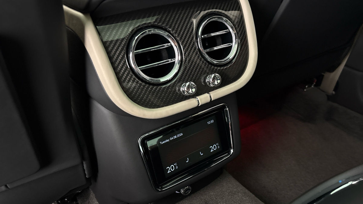 Bentley Bentayga Image 59