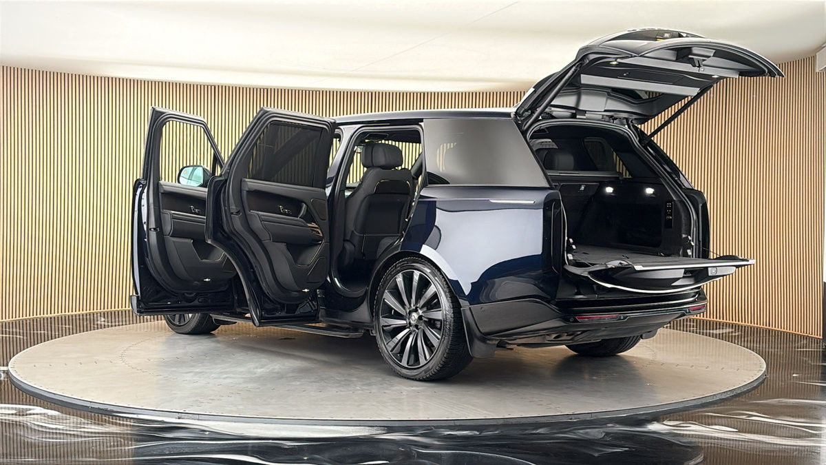 More views of Land Rover Range Rover