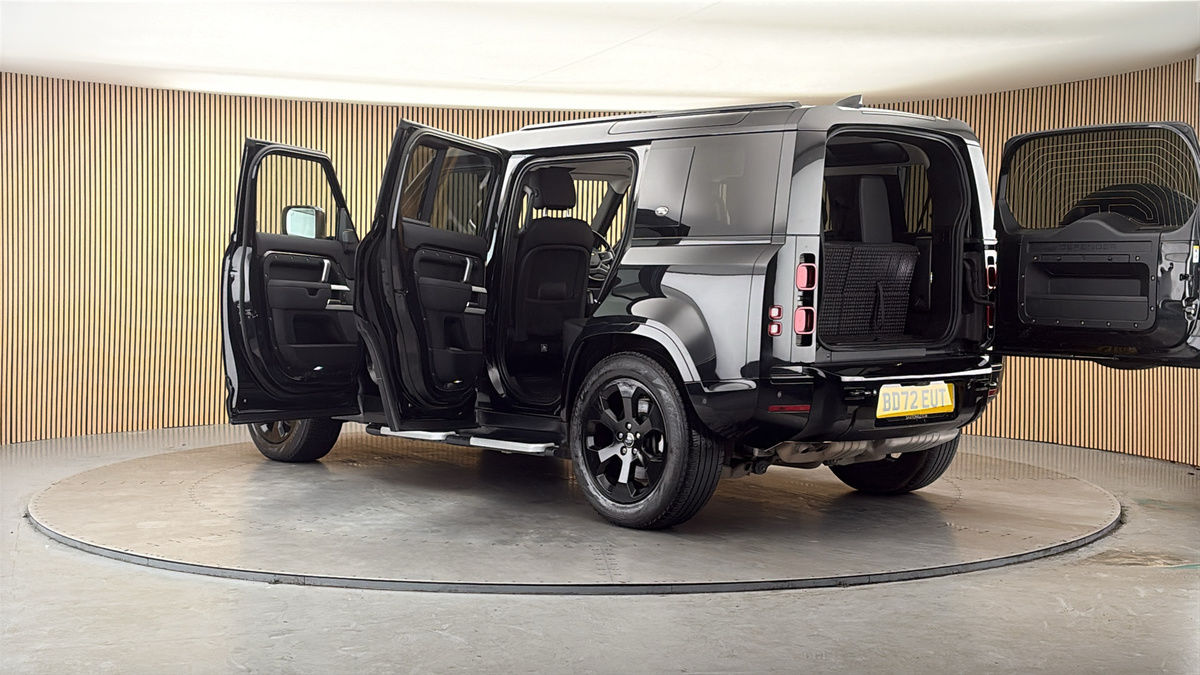 More views of Land Rover Defender 110