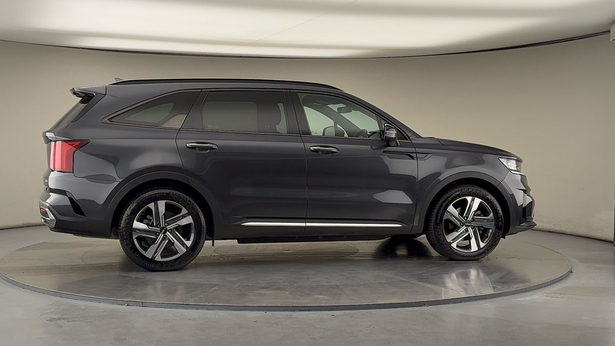 More views of Kia Sorento