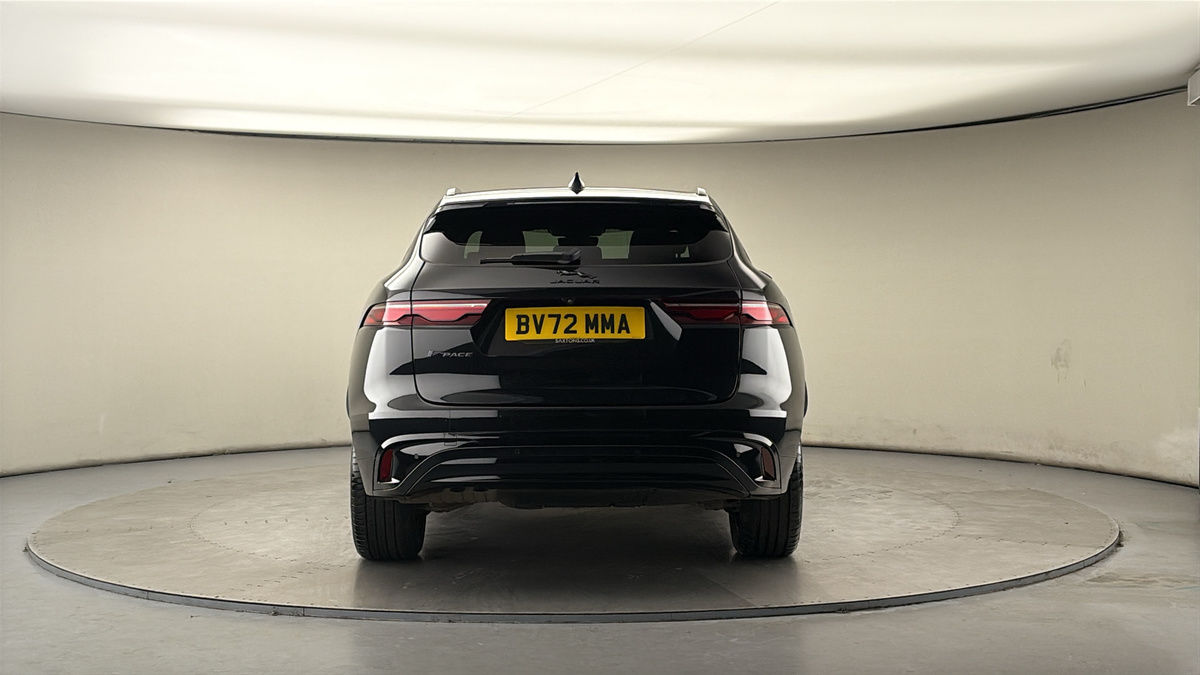 Jaguar F-PACE Image 4