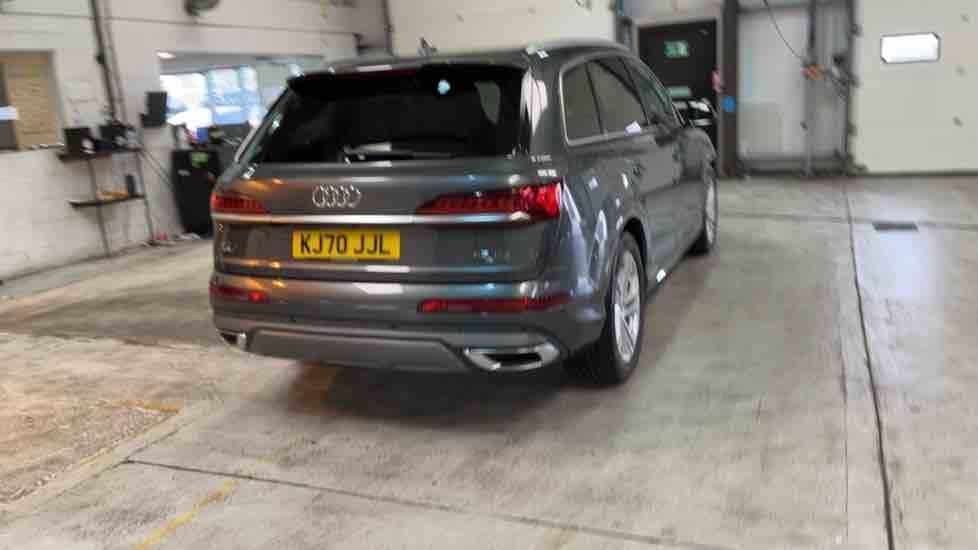 More views of Audi Q7