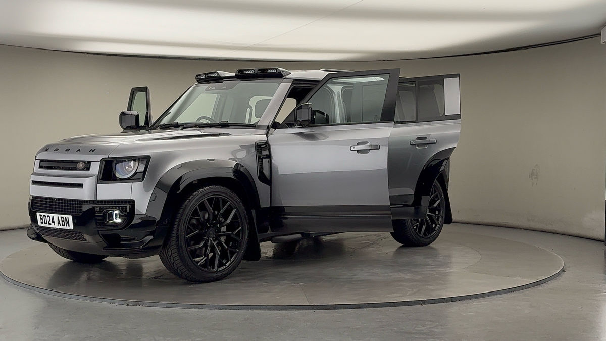 More views of Land Rover Defender 110