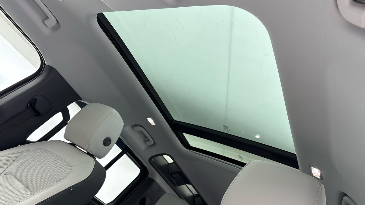 Land Rover Defender 110 Urban Image 16