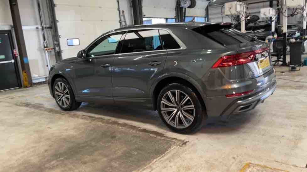 More views of Audi Q8