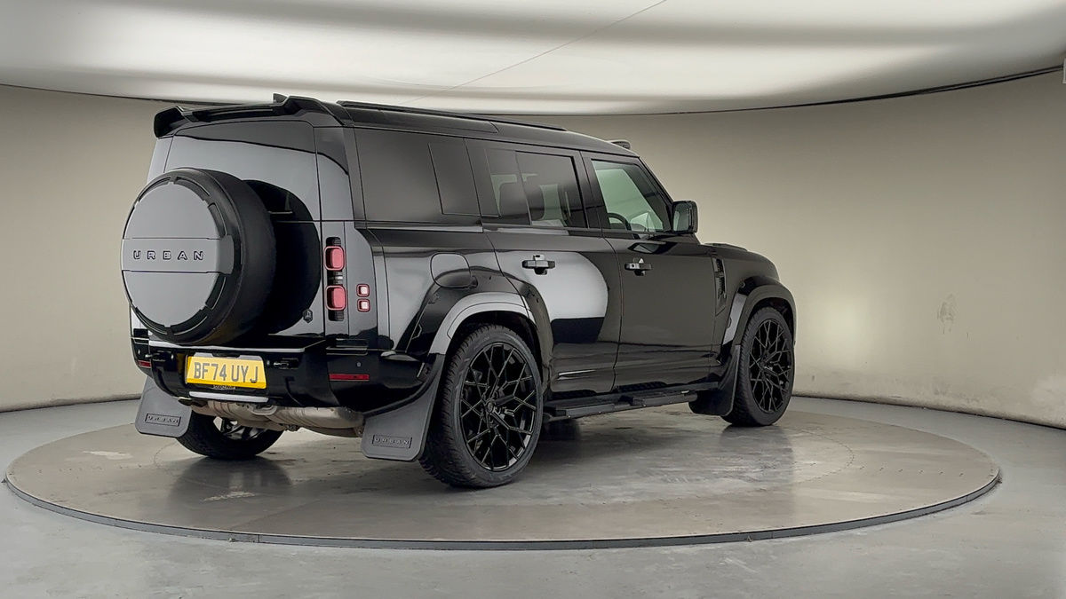 More views of Land Rover Defender 110