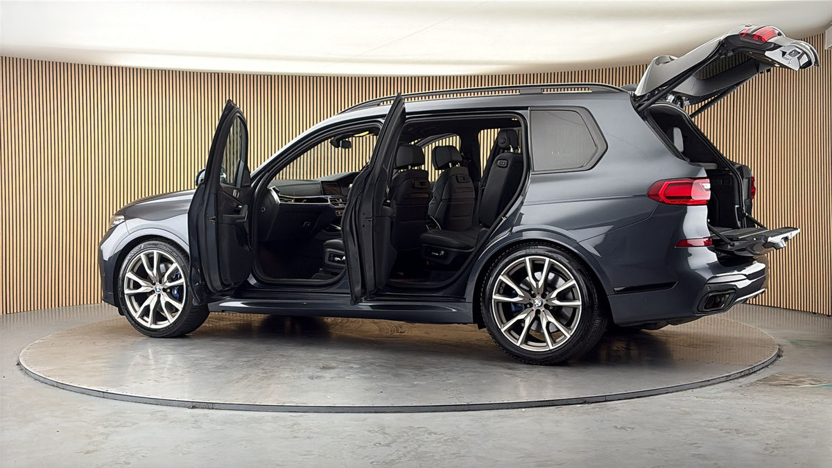 More views of BMW X7