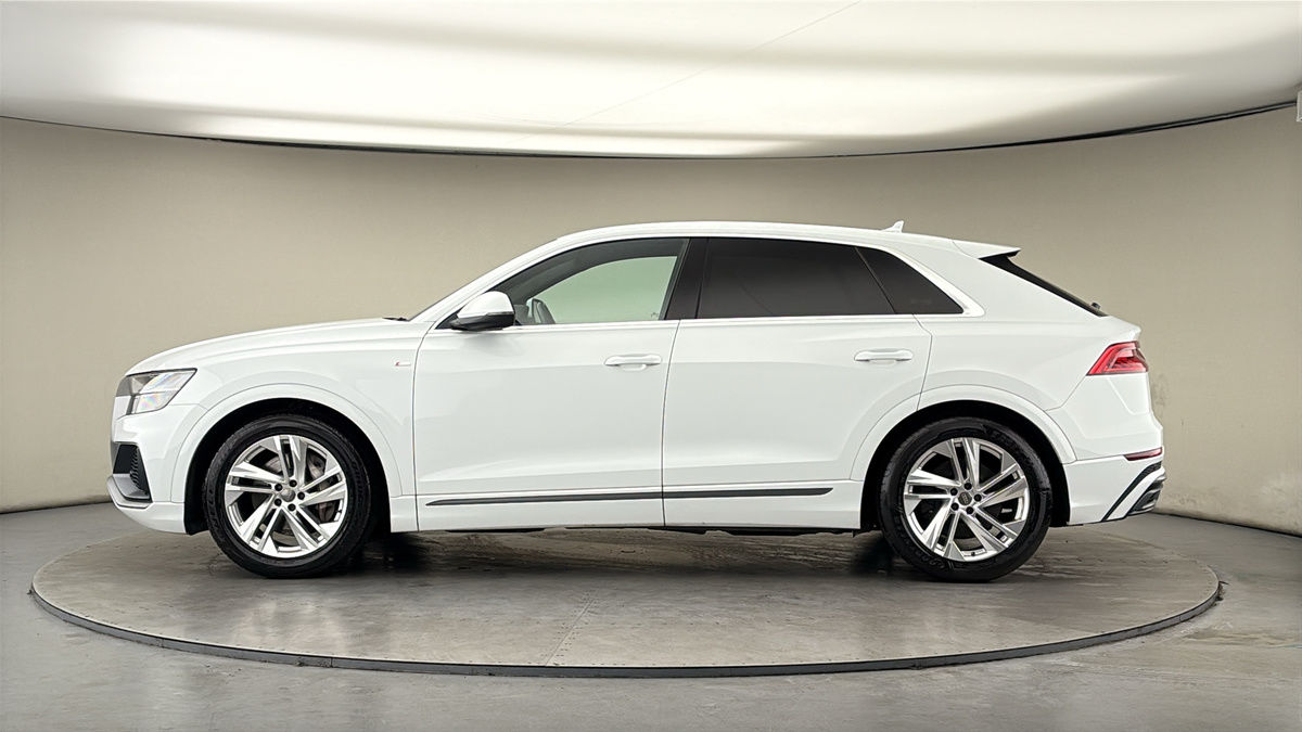 Audi Q8 Image 15