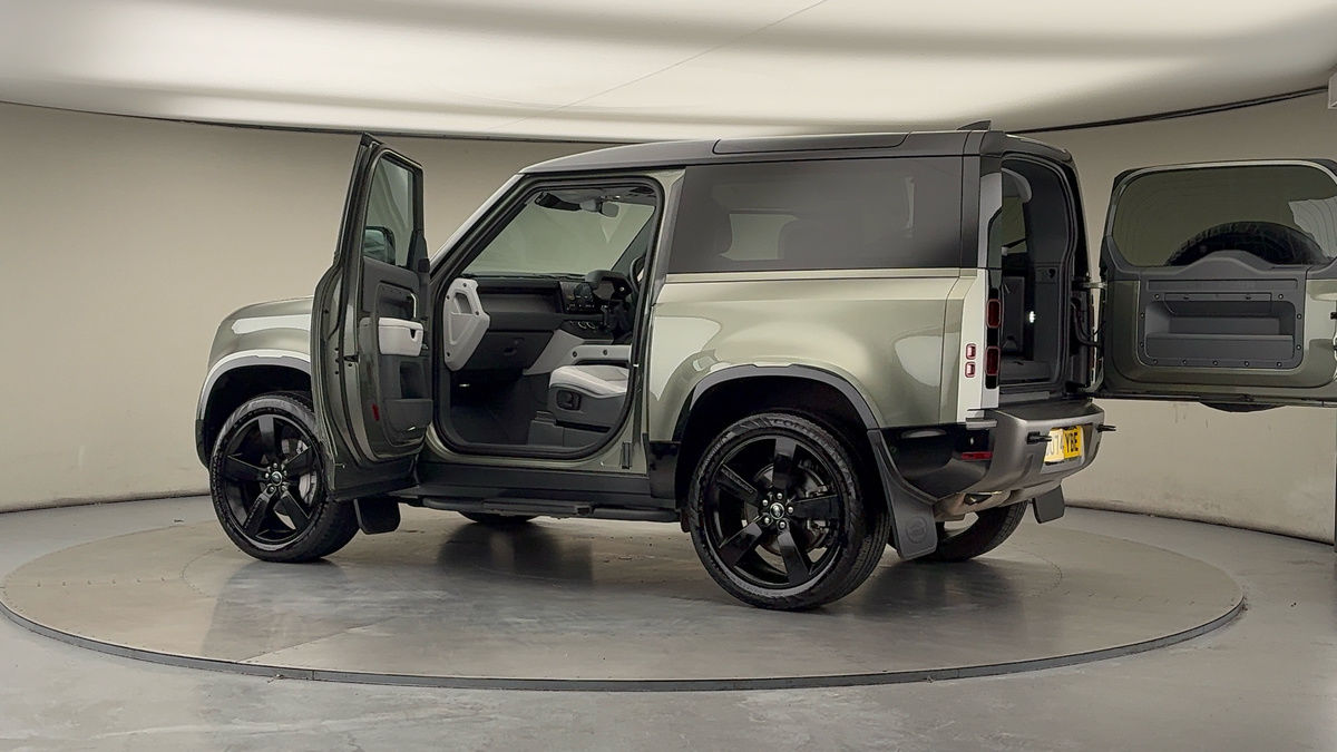 More views of Land Rover Defender 90