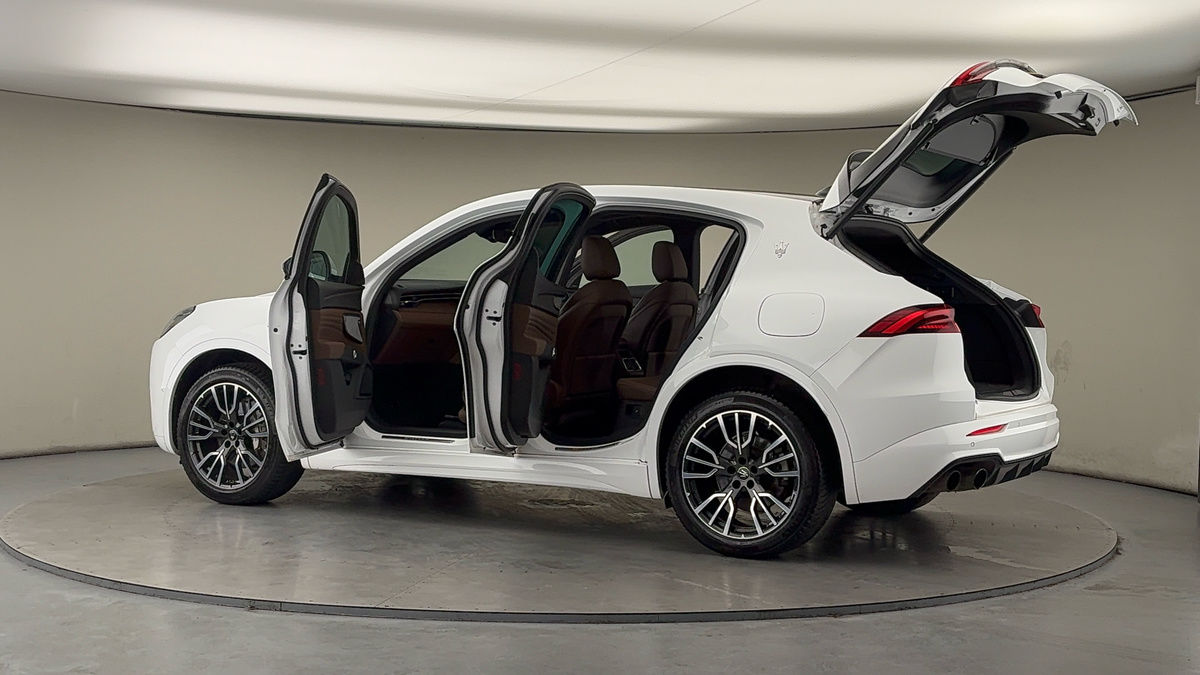 More views of Maserati Grecale