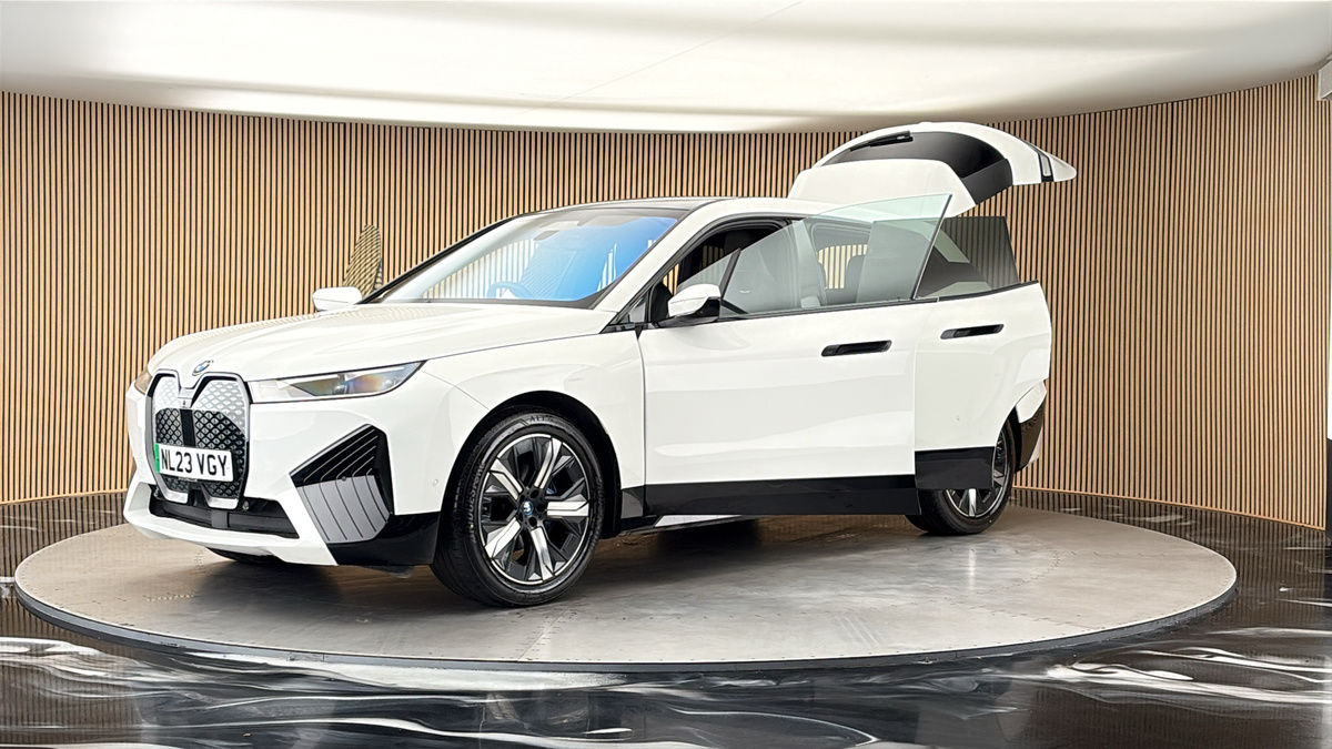 BMW iX Image 22