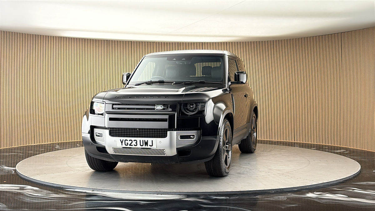 More views of Land Rover Defender 90