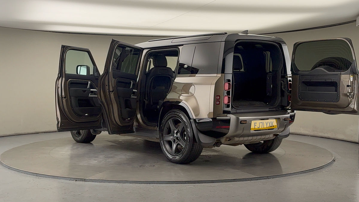 More views of Land Rover Defender 110