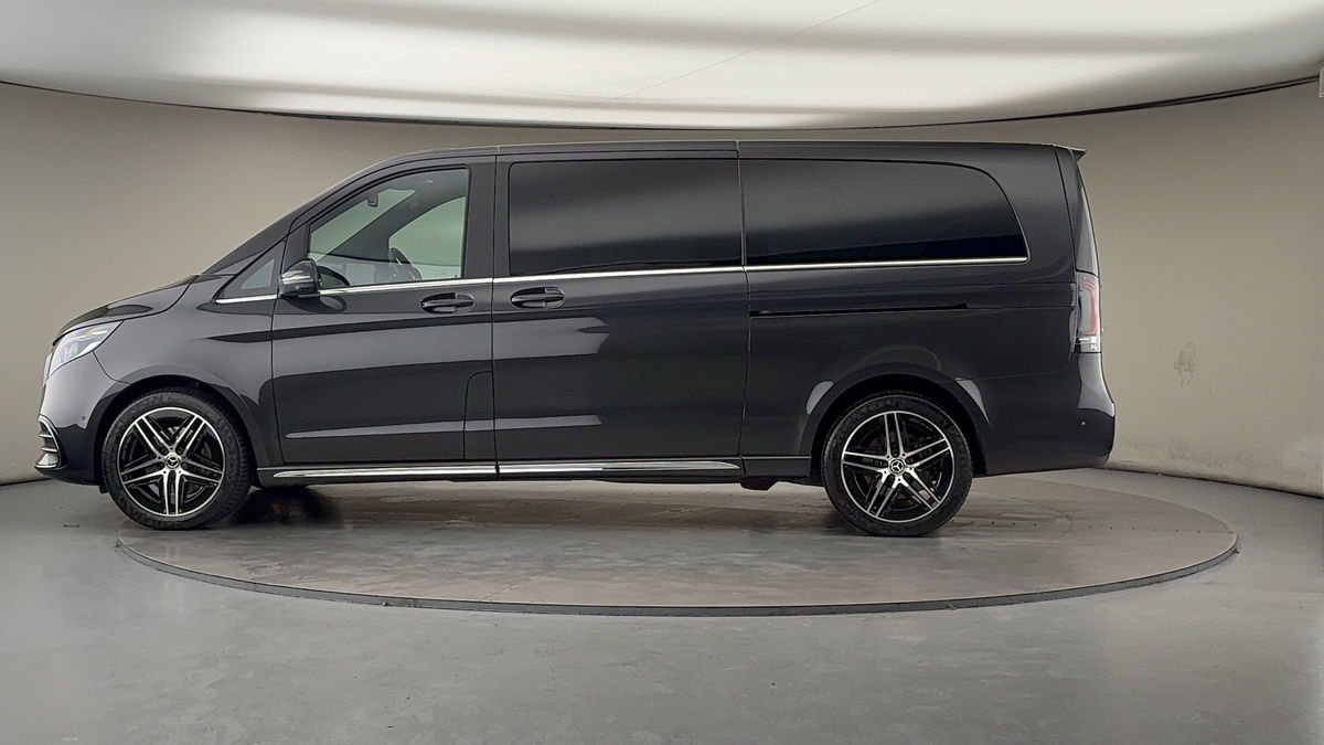 Mercedes-Benz V Class Image 15