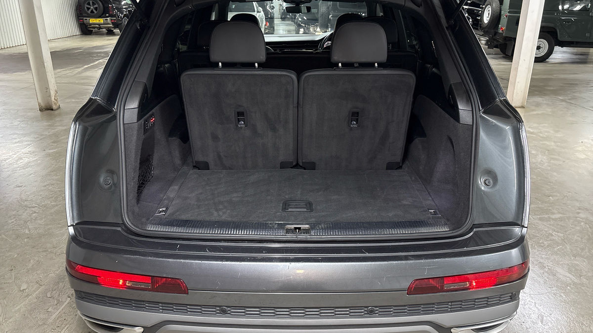 Audi Q7 Image 11