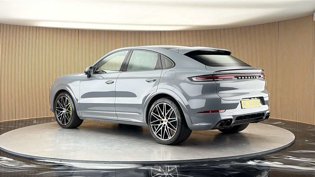 More views of Porsche Cayenne