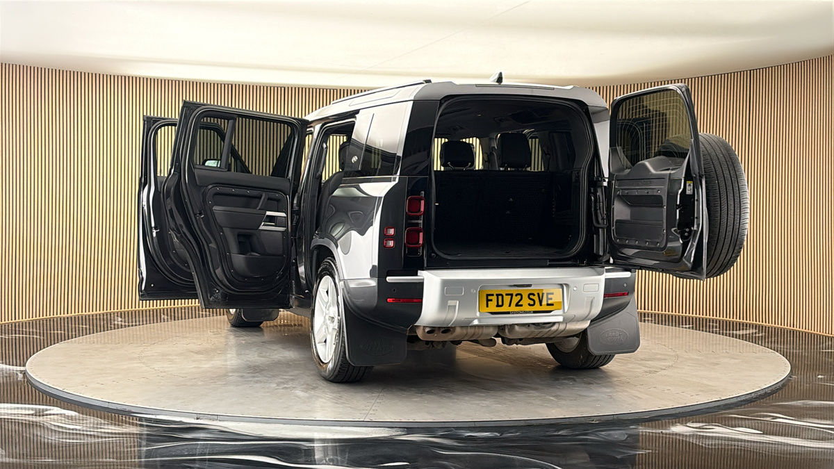More views of Land Rover Defender 110