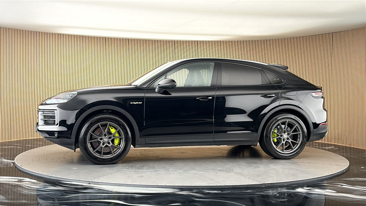 More views of Porsche Cayenne