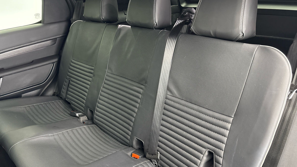 Land Rover Discovery Image 8