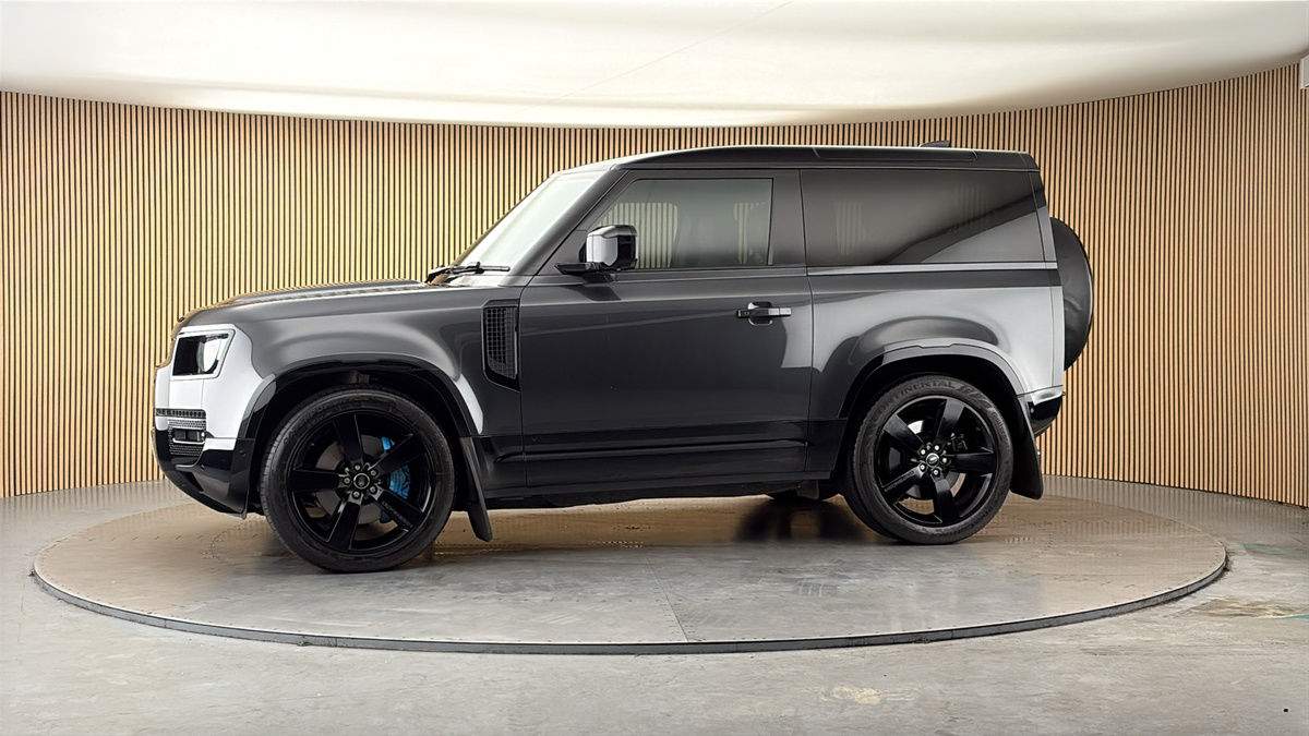 More views of Land Rover Defender 90