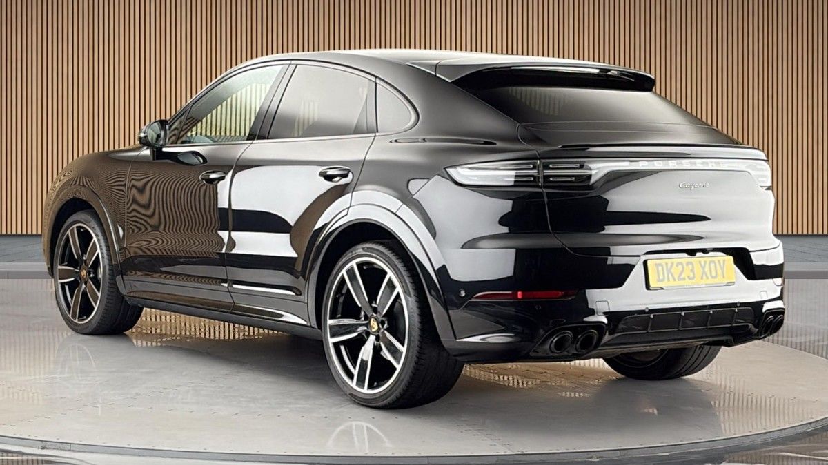 Porsche Cayenne Image 2
