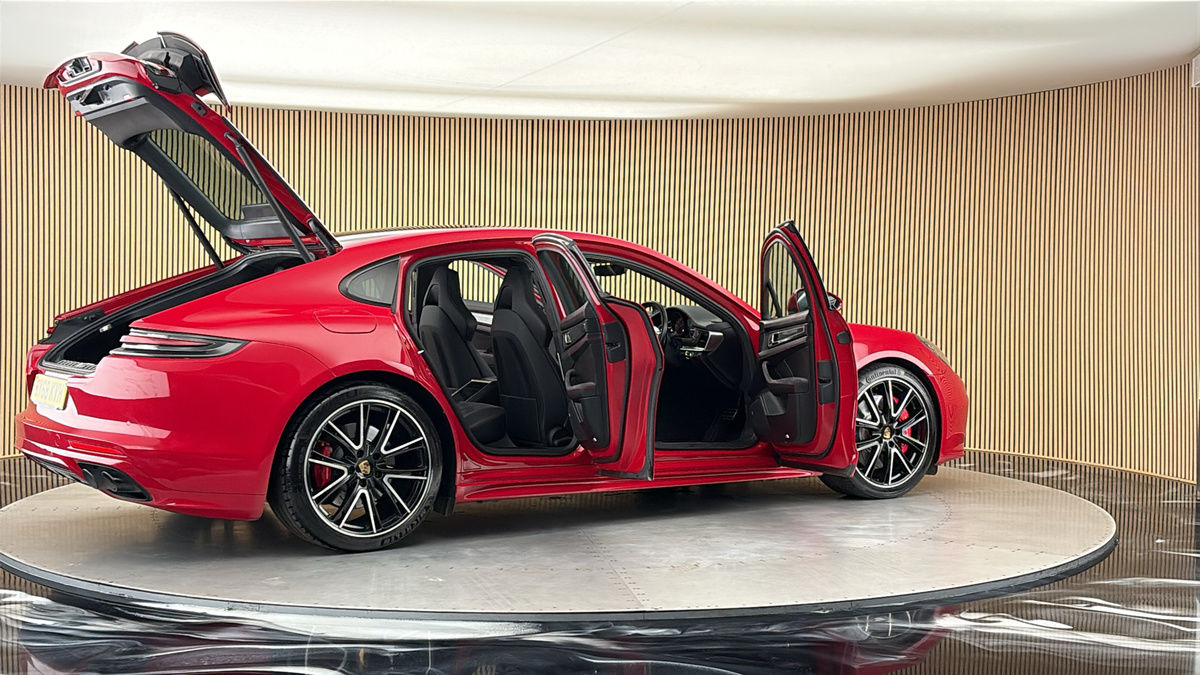 More views of Porsche Panamera