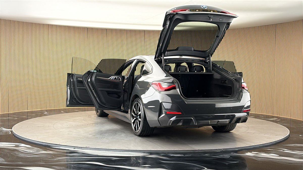 More views of BMW i4