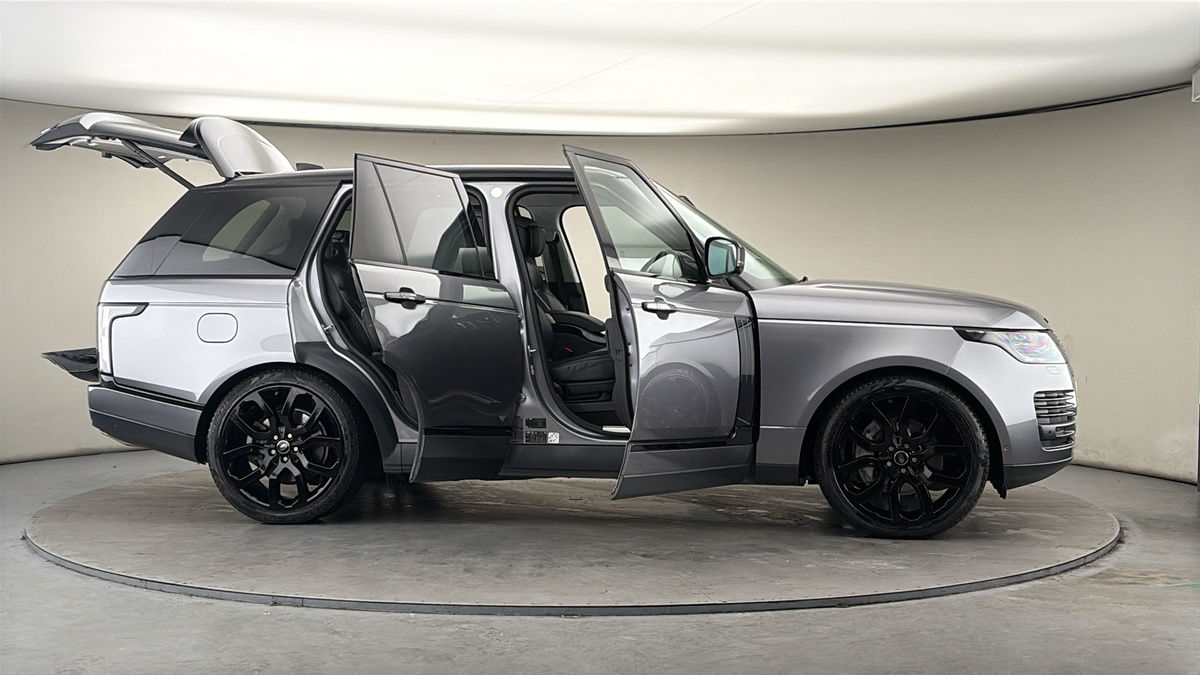 More views of Land Rover Range Rover