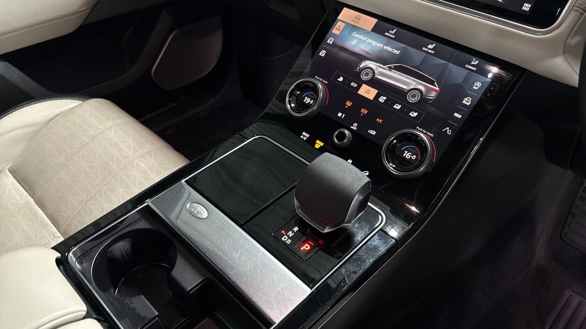 Land Rover Range Rover Velar Image 18